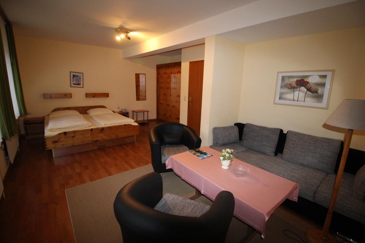 Hotel Garni Zur Post Utersum Extérieur photo