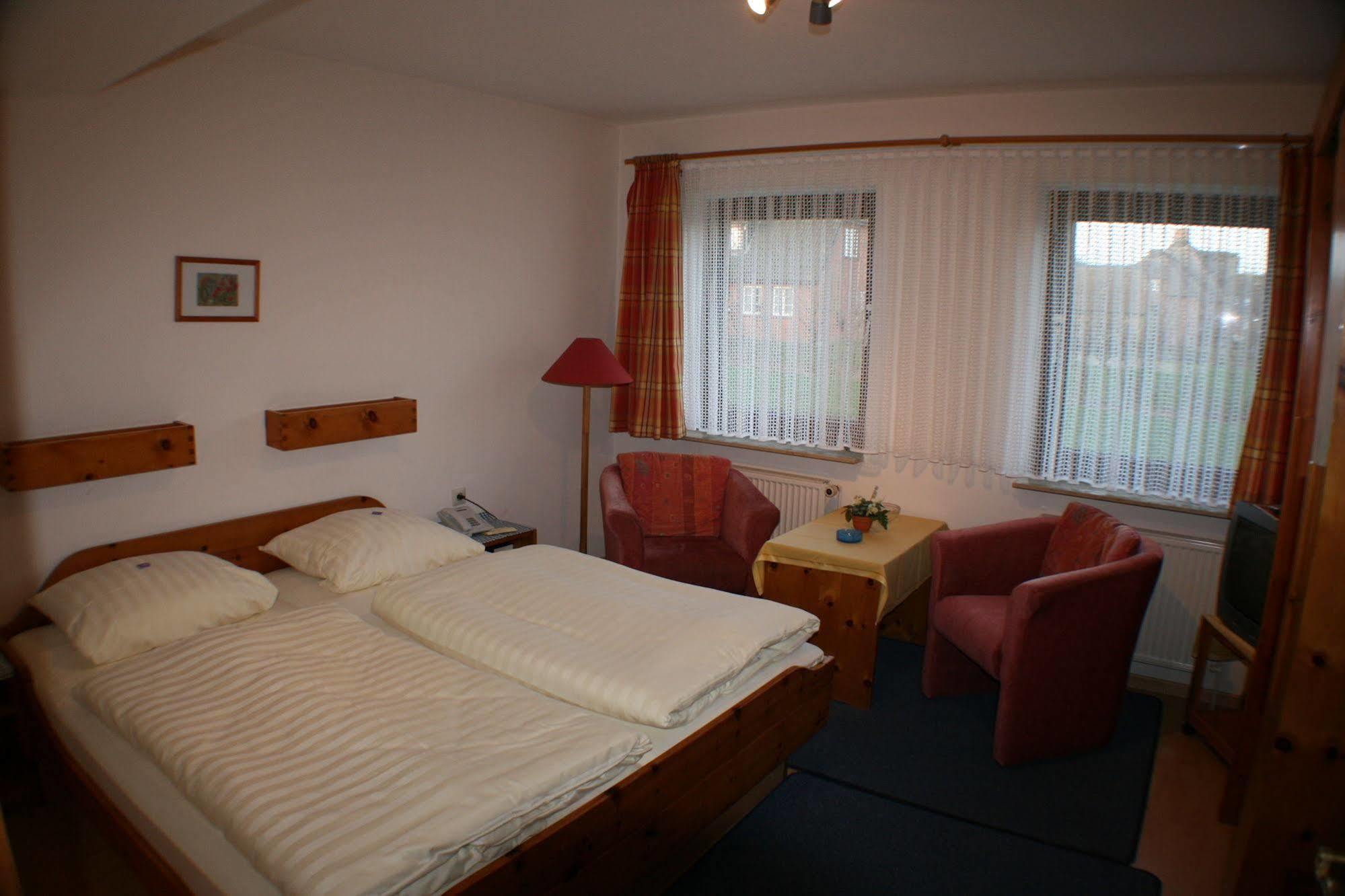 Hotel Garni Zur Post Utersum Extérieur photo